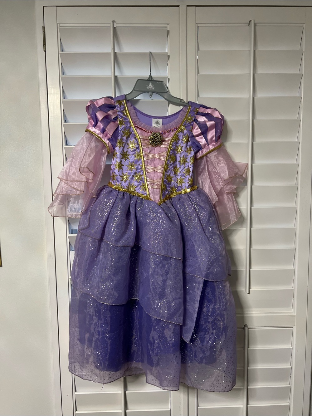 Disney Store Deluxe Rapunzel Dress Costume & Frying Pan Set